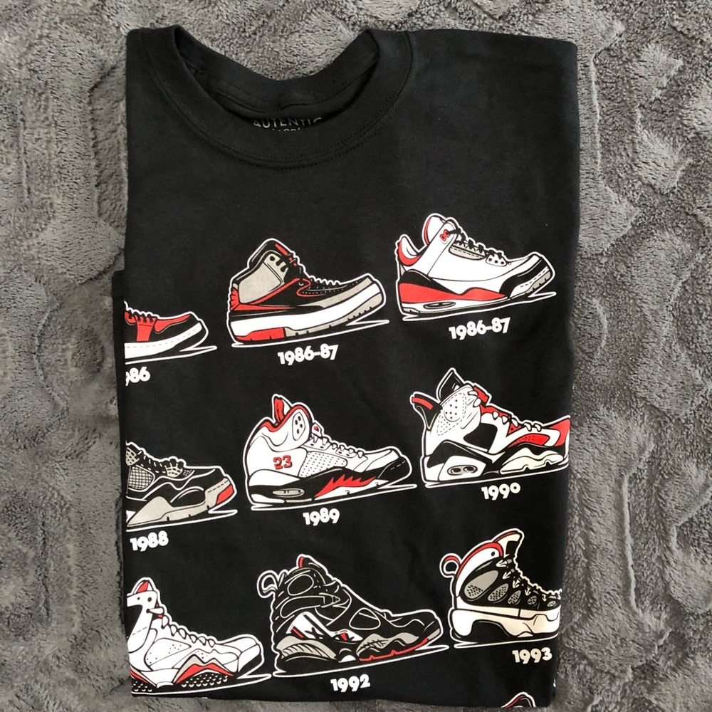 LAST ONE‼️NWOT RETRO KICKS T-SHIRT MENS SIZE M - Picture 5 of 6
